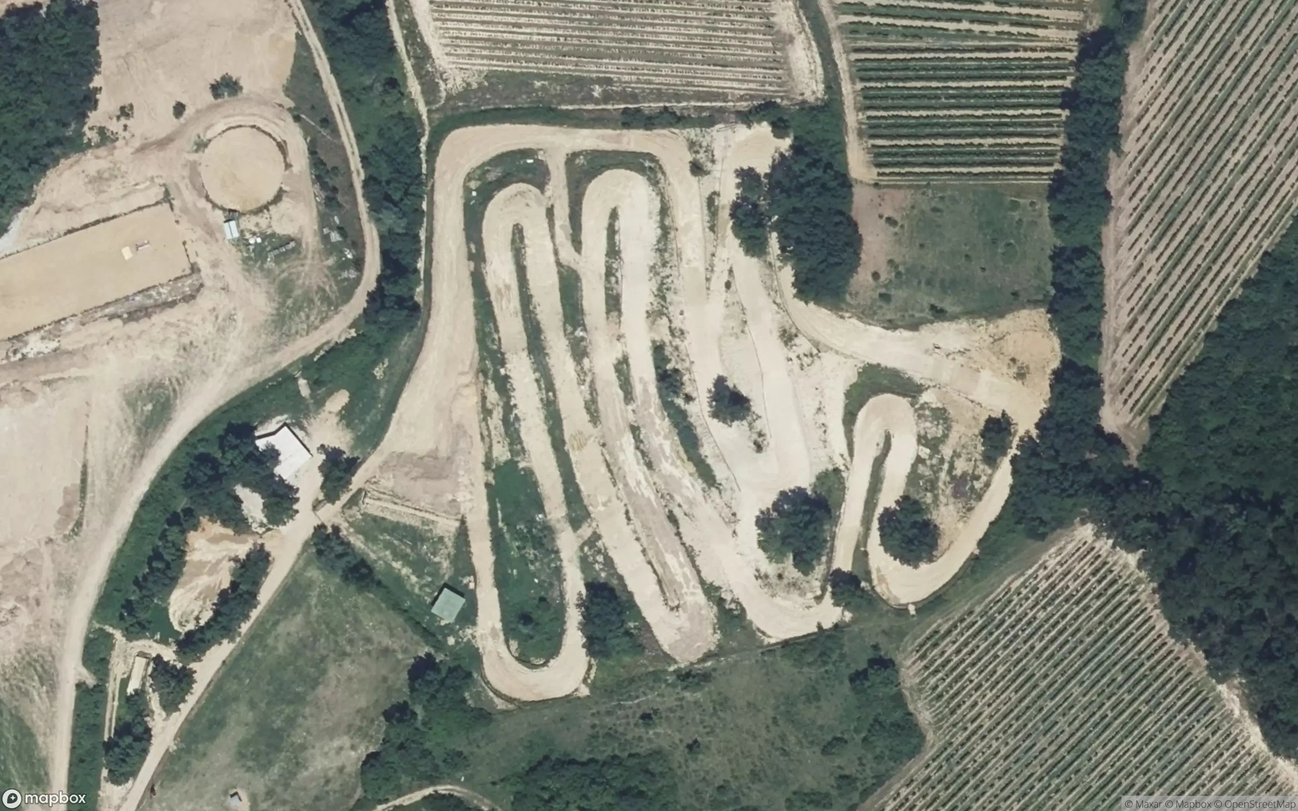 Terrain motocross chanos curson Motocross Strecke